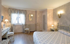  Hotel Restaurant Planes  Саягуз